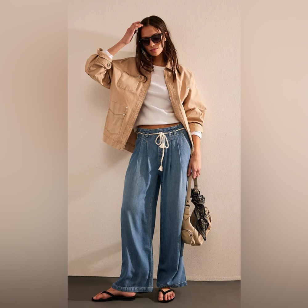 FREE PEOPLE x We The Free Dakota Cinched Pull-On Jeans size small